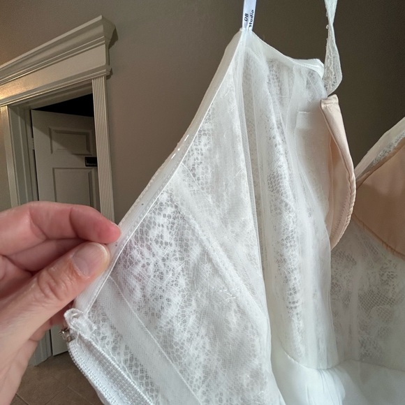 David’s Bridal wedding dress. Size 18W - Picture 8 of 16